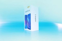 正面硬刚，的确无所畏｜realme Q的“怼”哲学