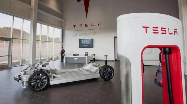 电动车时代，BBA凭什么能比特斯拉更豪华？