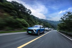 电动车为何怕上高速？512km续航跑242km就没电，谁能抗得住？