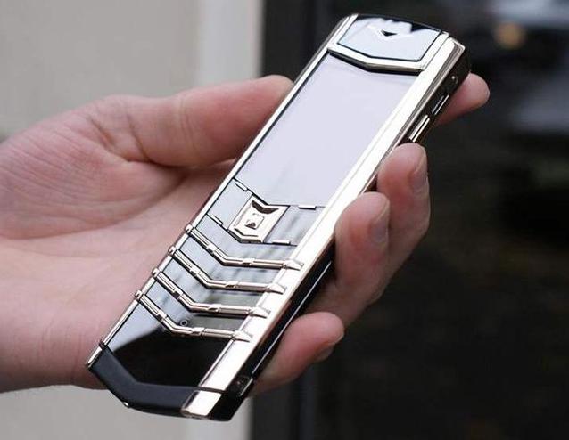 买手机送一年豪华管家式服务？网友直言：羊毛出在羊身上