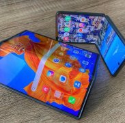 同为折叠屏手机，三星Galaxy Z Flip和华为Mate Xs有何区别？