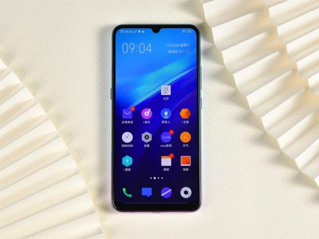 千元机不要乱买，这3款堪称低价高配，王者吃鸡毫无压力！