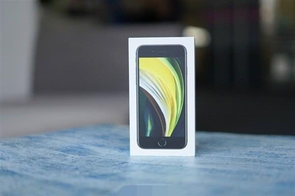 刚上市就破销量纪录！A13仿生芯片+小屏机身，苹果新机香爆了？