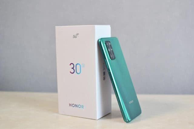 预算不多想买5G？这款手机最值得入手，性能颜值碾压友商！