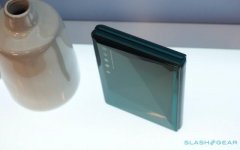 模仿三星、华为！TCL折叠屏手机公布，这颜值你给几分？