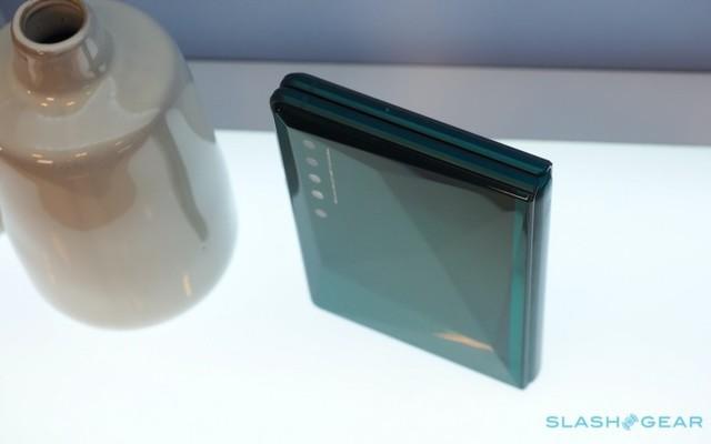 模仿三星、华为！TCL折叠屏手机公布，这颜值你给几分？