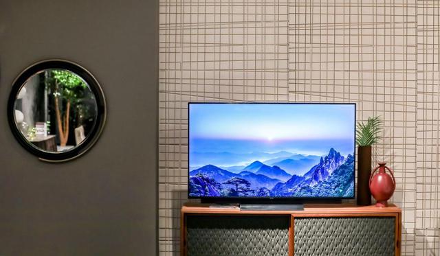 华为智慧屏V55i今日发布！搭载AI微光摄像头支持多方视频通话