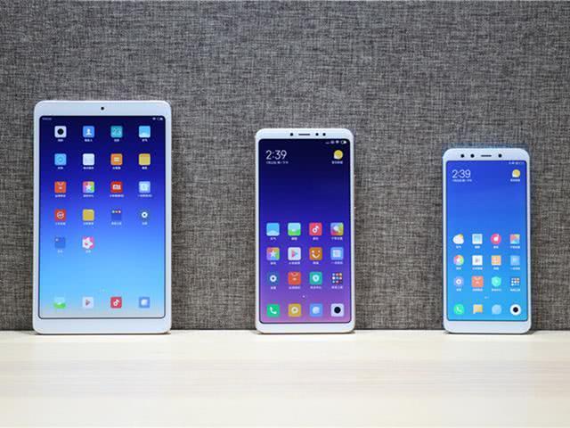 小米更胜一筹！5500毫安+6.9英寸超大屏，备用机最佳之选？