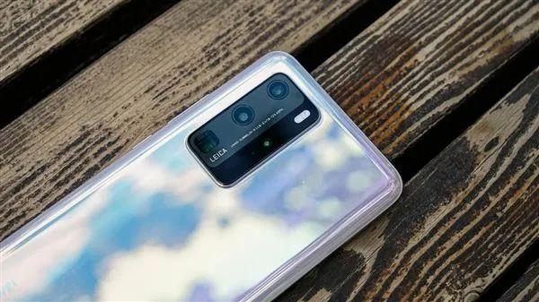 全场景智慧生活不是态度，是能力，华为无法低调