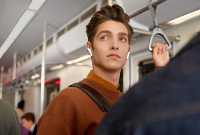 华为FreeBuds 3升级骨声纹识别功能！一句话解锁手机