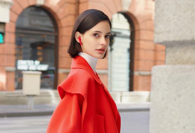 华为FreeBuds 3升级骨声纹识别功能！一句话解锁手机