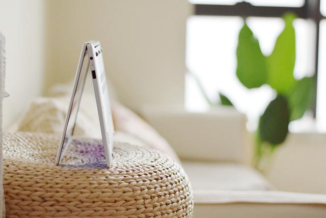 体积小巧，专为办公设计，小米推出首款全面屏笔记本！