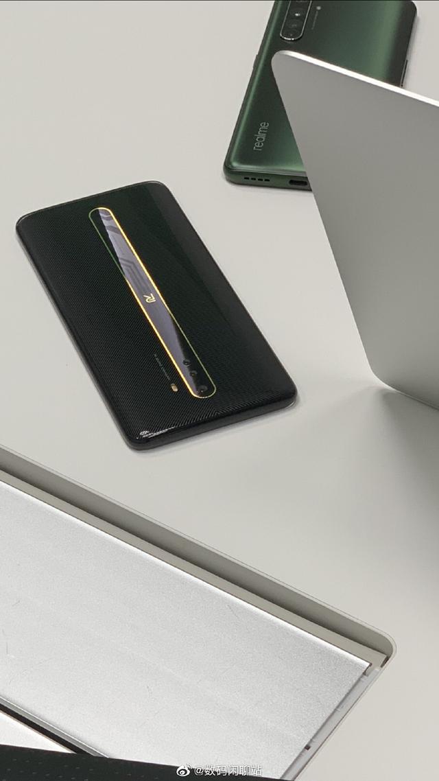 或首发天玑1000！疑似realme游戏手机曝光，性能价格最受期待