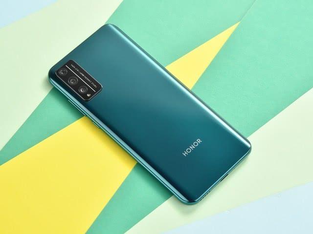 还买啥荣耀9X？华为新机太香：麒麟810+屏幕指纹，价格更感人！