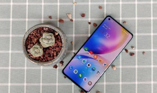 180g轻旗舰、90Hz A+顶级屏！盘点选择一加8的六大理由