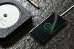 魅族经典之作？无孔机身+屏幕发声+曲面屏，黄章却表示很胡闹！