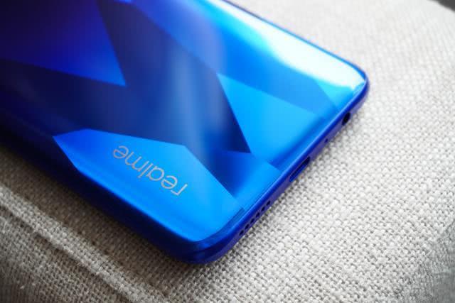 性价比最高的百元机？骁龙712+20W+IMX586，网友：真香！