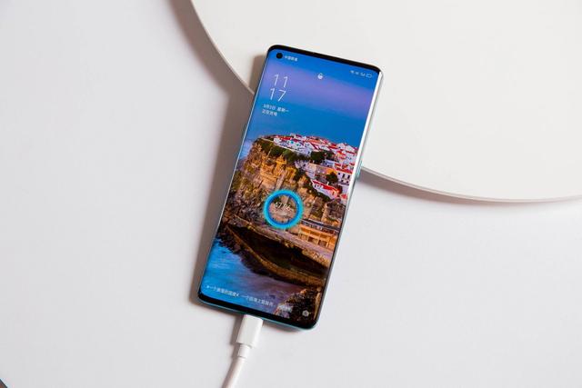 国际权威媒体评价：最好的顶级安卓机！这台国产手机太长脸了