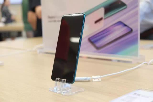 再用3年也不过时！6400万四摄+液冷散热，最香千元机终于清仓！