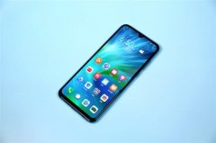 华为再次良心！高颜值+屏幕指纹+20W，网友：这竟然是百元机？