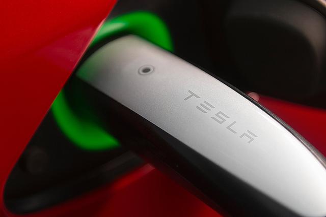 全新电池组，有多强？特斯拉这回又是杀手锏