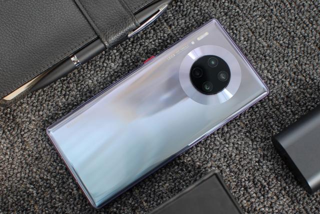 这份数据告诉你：今年开始，有大量iPhone用户转型到华为