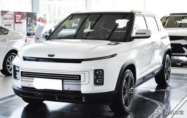 李书福爆发了！首月订单超2.7W，比路虎更炫酷，顶配不足13W