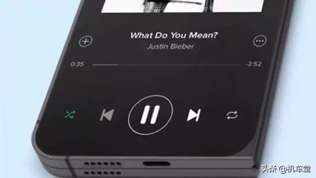 折叠iPhone概念图：后置方形4摄，两块屏幕都有刘海