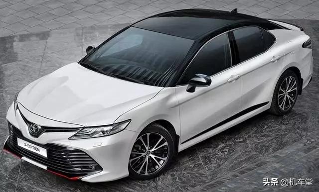 新款运动版丰田凯美瑞曝光：双色车身+碳纤维套件，比雅阁帅气