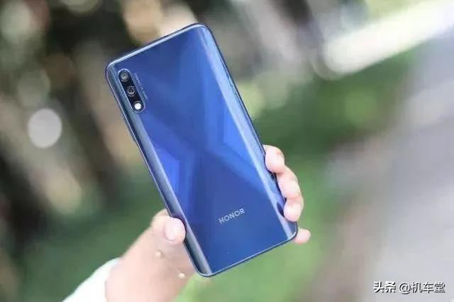 华为新系统推送：这两款机型重获新生，流畅度堪比高端旗舰