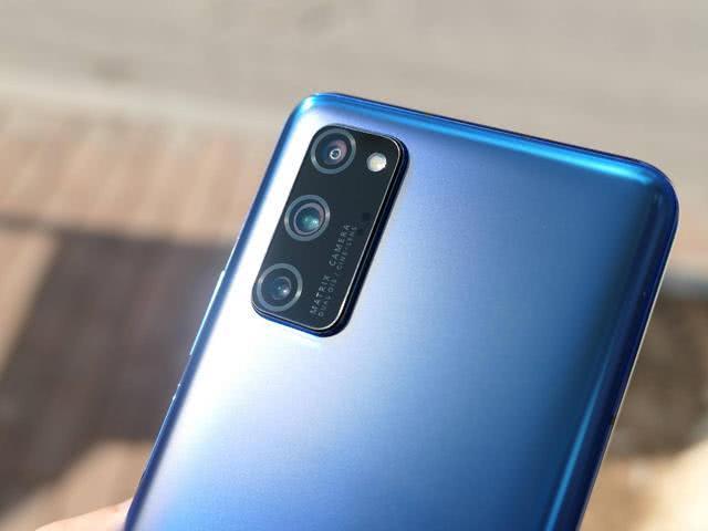 华为正式反击小米！麒麟990+矩阵四摄，5G旗舰直降一千元