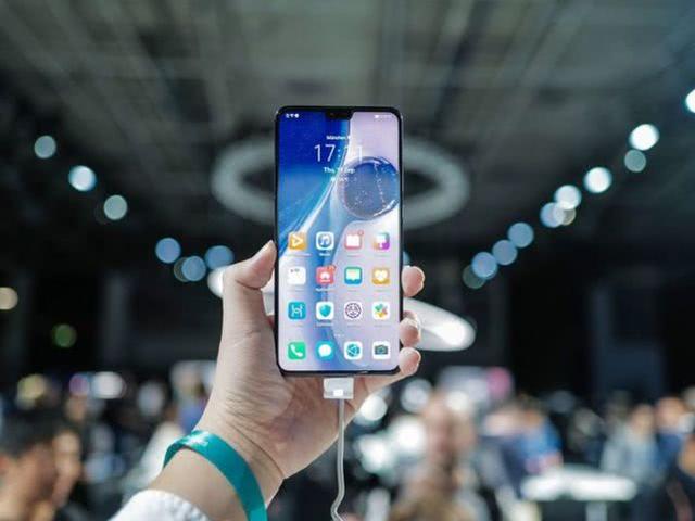 华为加速清仓，麒麟990+40W+无线充电，5G旗舰跌至4499元！