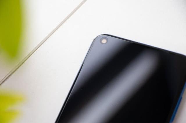 华为还是撑不住了！麒麟980+8+128G，昔日旗舰跌成千元机