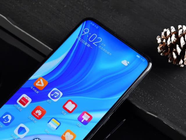 被低估的一款华为千元机，麒麟八核+升降屏，颜值超高还有大电池