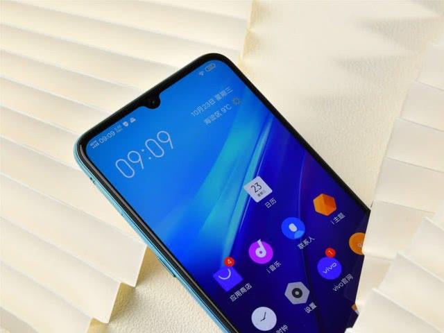 vivo放飞自我！骁龙855+33W+4500毫安，彻底沦为千元机！