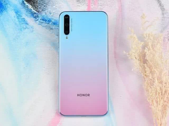 华为终于忍不住了！屏幕指纹+4800万三摄+大电池，终于跌成百元机