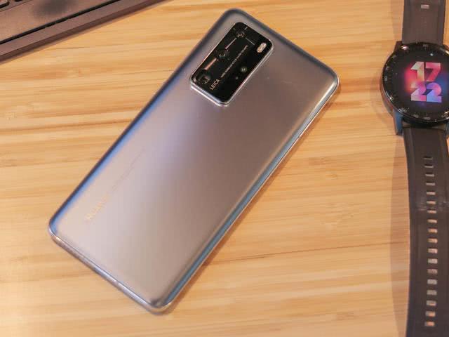 华为终于撑不住了！5G旗舰直降千元，比P40更值得入手？