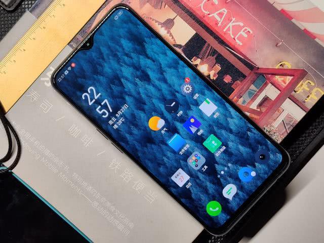 玩游戏最强悍的3款千元机，性价比堪称真香，学生党用了都说好！