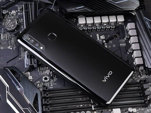 vivo最后的倔强！5000mAh+128G，跌至1298元它不香吗？