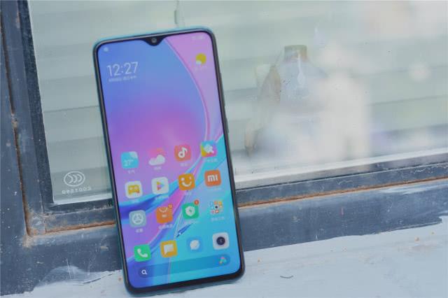 小米继续放大招，6400万四摄+大电池+液冷散热，性价比再次真香！