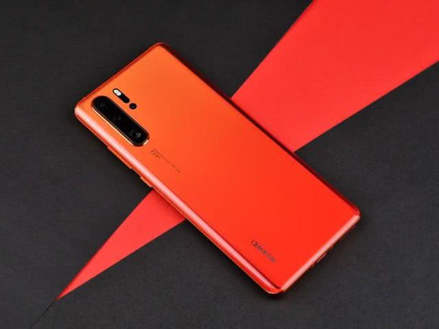 华为手机也别乱买，这3款目前最值得入手，高颜值性价比超过友商