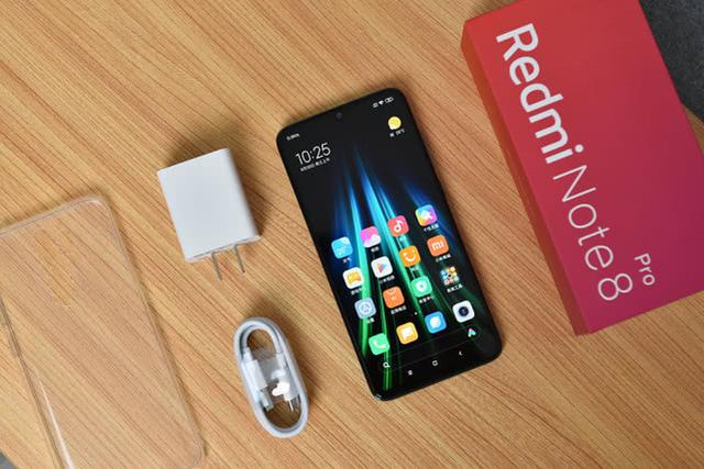 小米再放大招，6400万四摄+长续航+高颜值，真香千元机开始清仓！