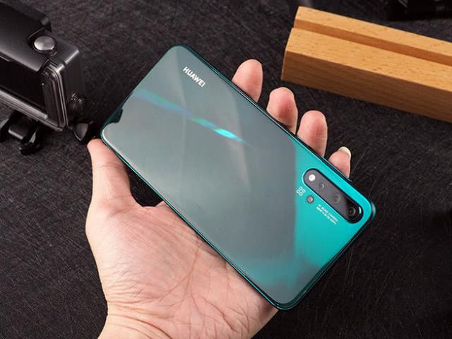 麒麟980沦为千元机？48MP四摄+40W快充，4G旗舰也要玩清仓！