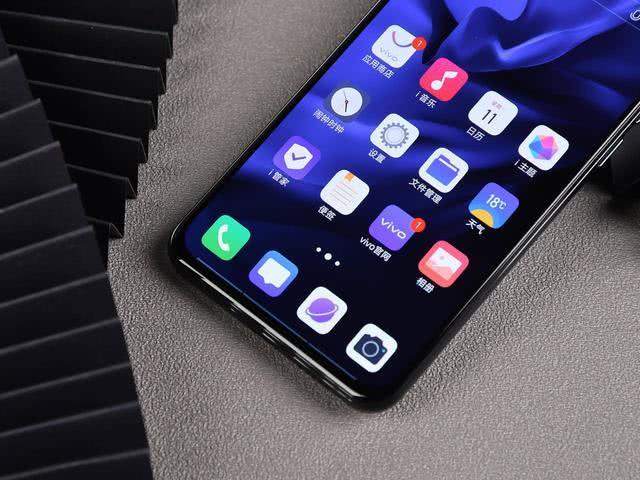 最美挖孔屏旗舰？从2698跌至1898，但性价比依然很低！