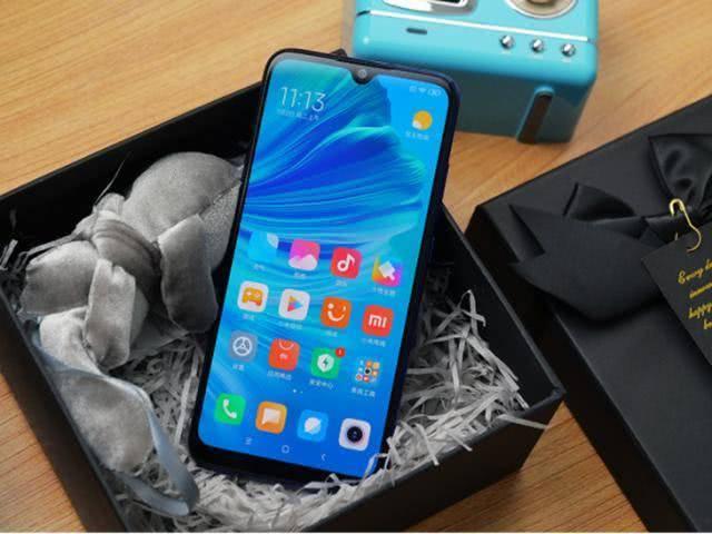 百元机就一定很差吗？这3款性价比极高，适合拿来做备用机