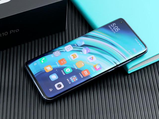 目前最值得入手的3款千元机，颜值高性能强，价格均在1000元左右