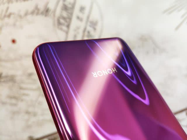 华为火力全开！麒麟八核+3200万自拍降至1099，现在入手绝对不亏