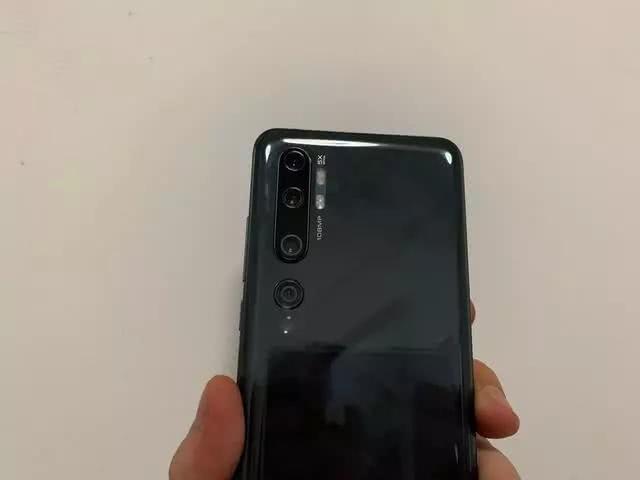 小米最失败的一款旗舰，一亿像素+5260mAh，可惜用户却不识货！