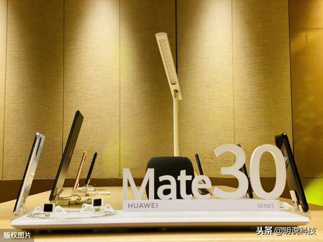 43.9%华为超越高通登顶国内智能手机芯片市场