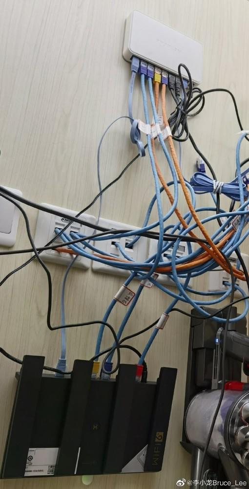 华为李小龙介绍自家网络拓扑 网友：你家是网吧吗？